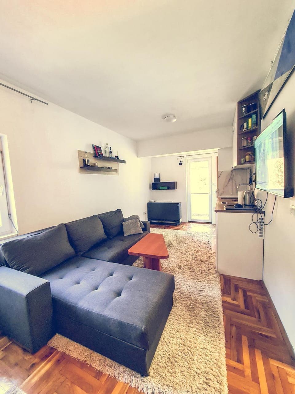 Communal lounge/ TV room, TV and multimedia, Living room, Seating area, Evening entertainment