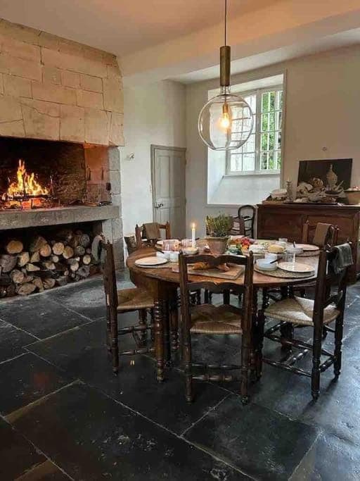Dining area, kitchen