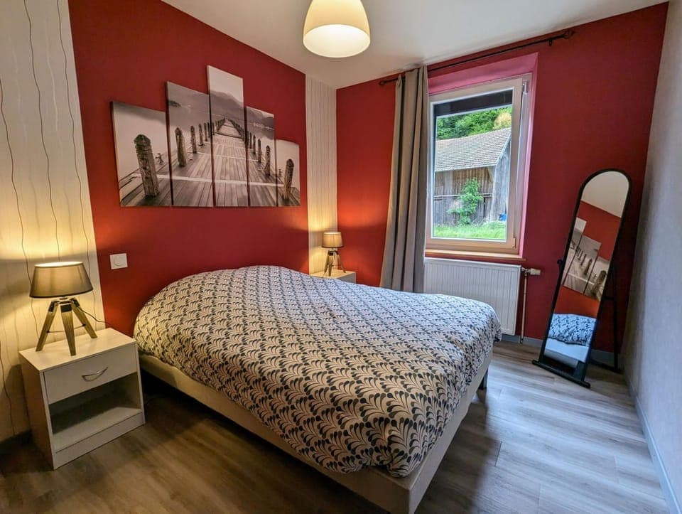 Bed, Photo of the whole room, Bedroom