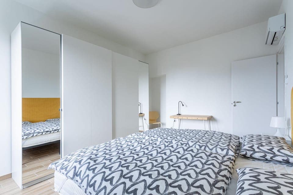 Bed, Photo of the whole room, Bedroom, wardrobe