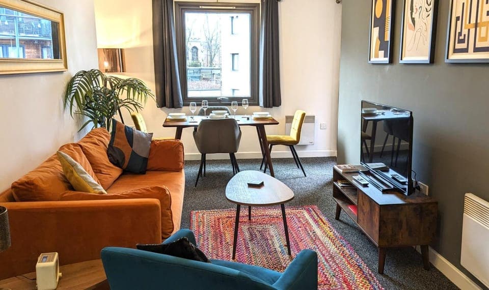 TV and multimedia, Living room, Dining area