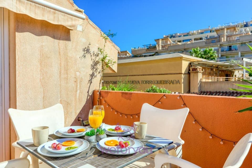 Property building, Day, View (from property/room), Balcony/Terrace