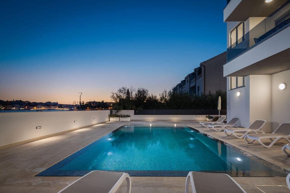 Property building, Swimming pool