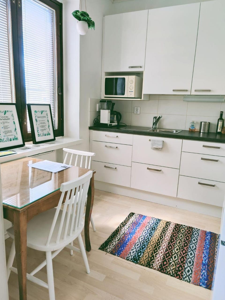 Coffee/tea facilities, Dining area, kitchen