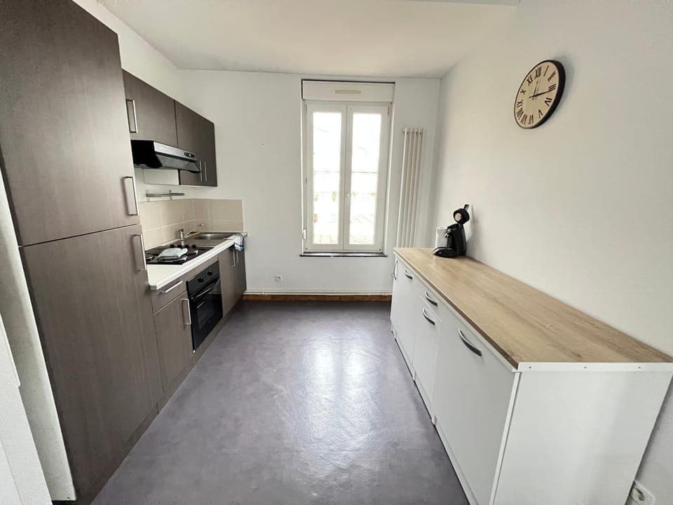 Kitchen or kitchenette, pet friendly, stove