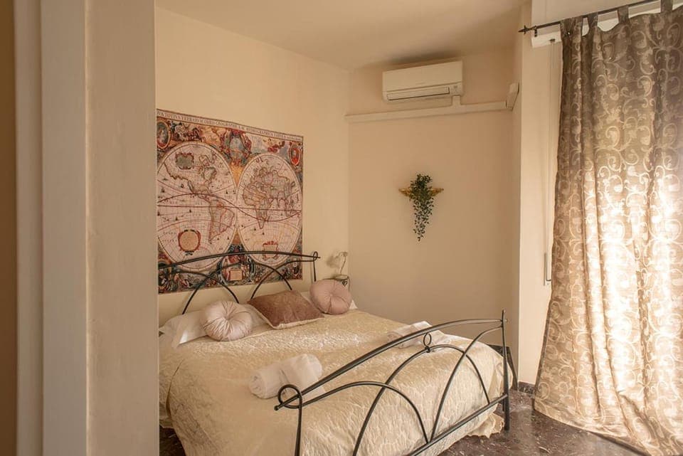 Bed, Photo of the whole room, Bedroom, air conditioner