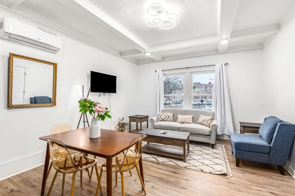 Living room, Dining area