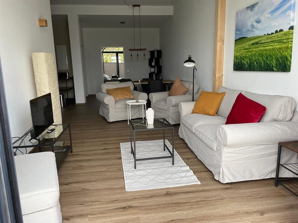 TV and multimedia, Seating area