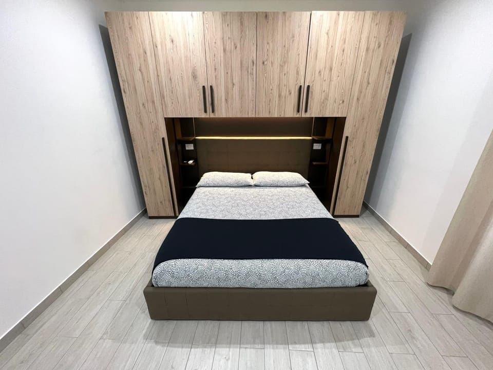 Bed, Photo of the whole room, Bedroom, wardrobe