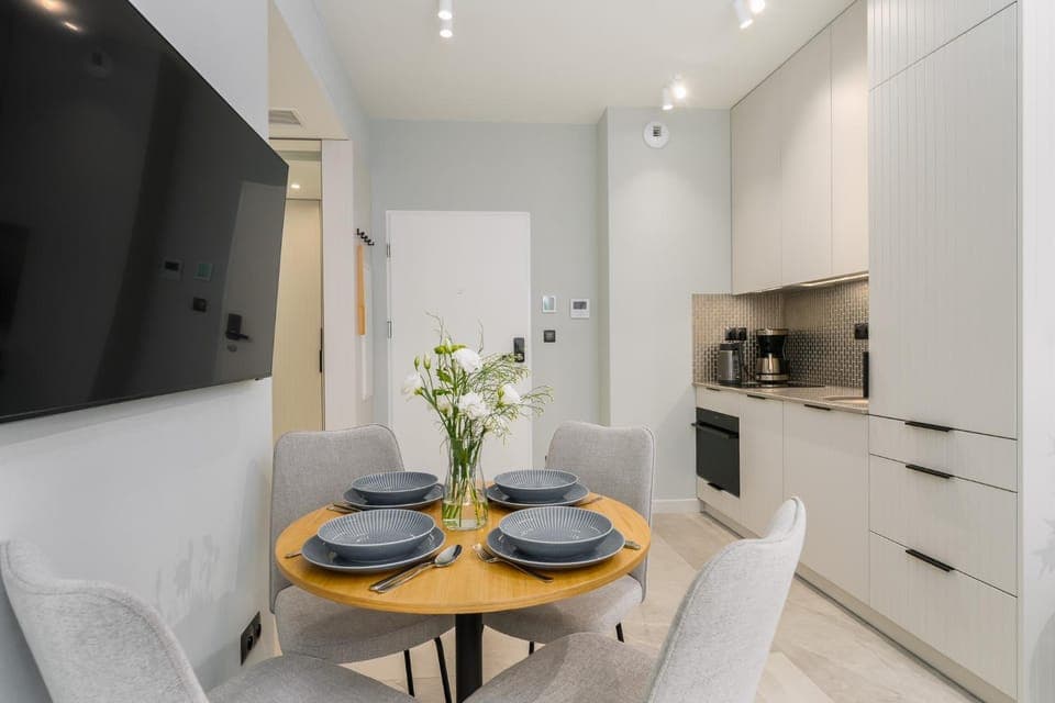 Coffee/tea facilities, Kitchen or kitchenette, minibar, stove