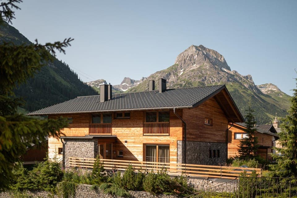 Property building, Day, Natural landscape, Mountain view