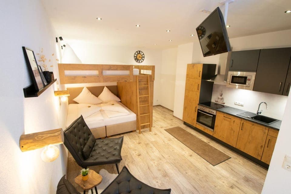 Photo of the whole room, kitchen