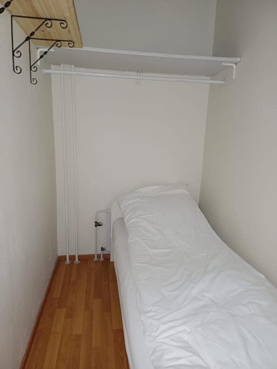 HH Huoneistot kaksio parvekkeella Apartment in Uusimaa