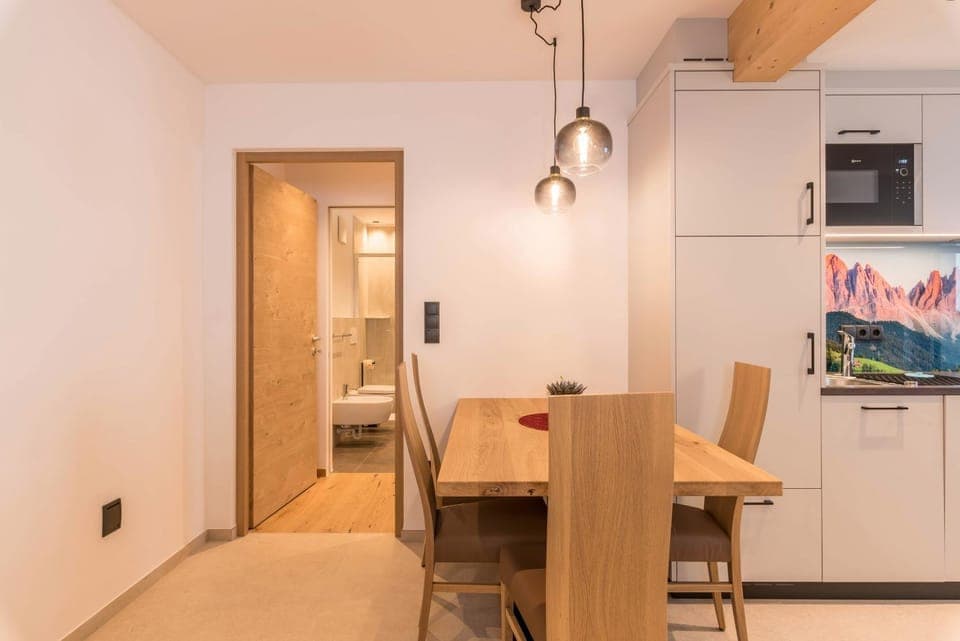 Property building, Kitchen or kitchenette, Living room