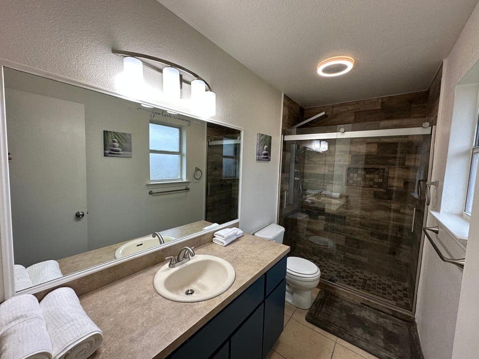 Shower, Bathroom, towels