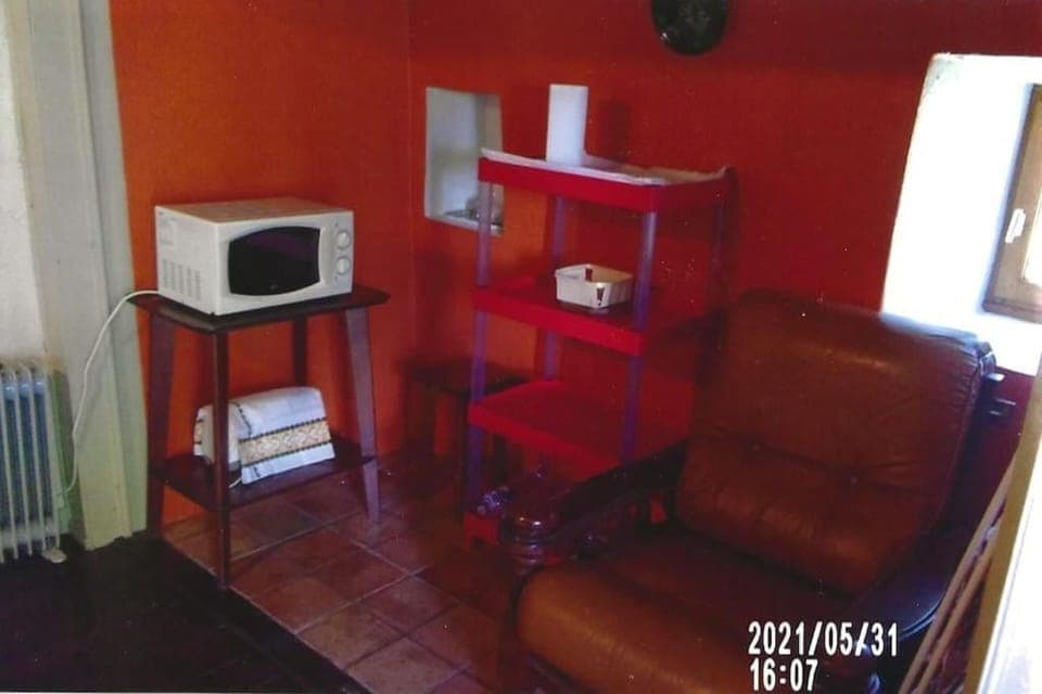 Communal lounge/ TV room, minibar