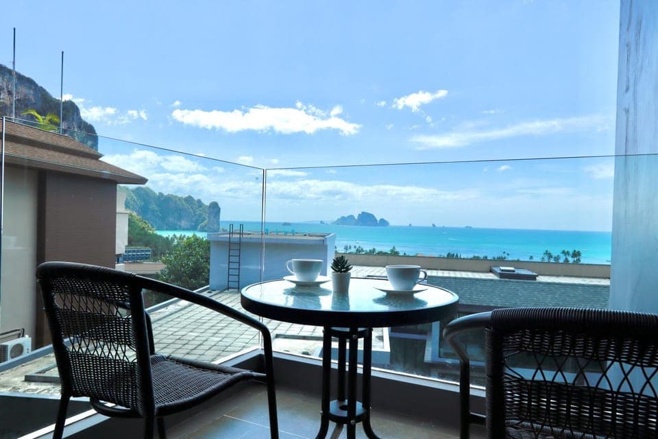 Patio, Day, Natural landscape, View (from property/room), Balcony/Terrace, Seating area, Dining area, Sea view