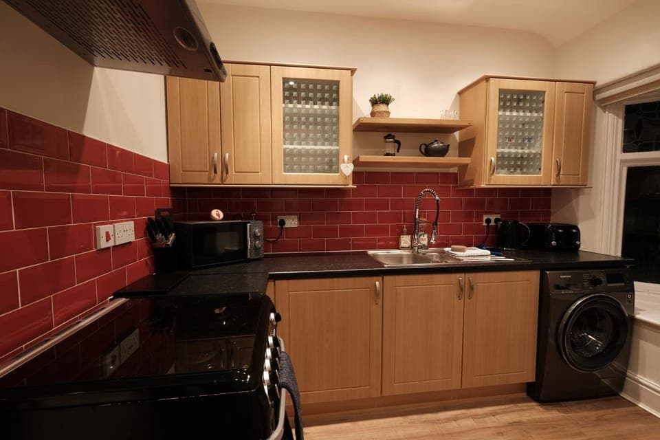 Coffee/tea facilities, Kitchen or kitchenette, minibar, pet friendly, stove, toaster, washing machine