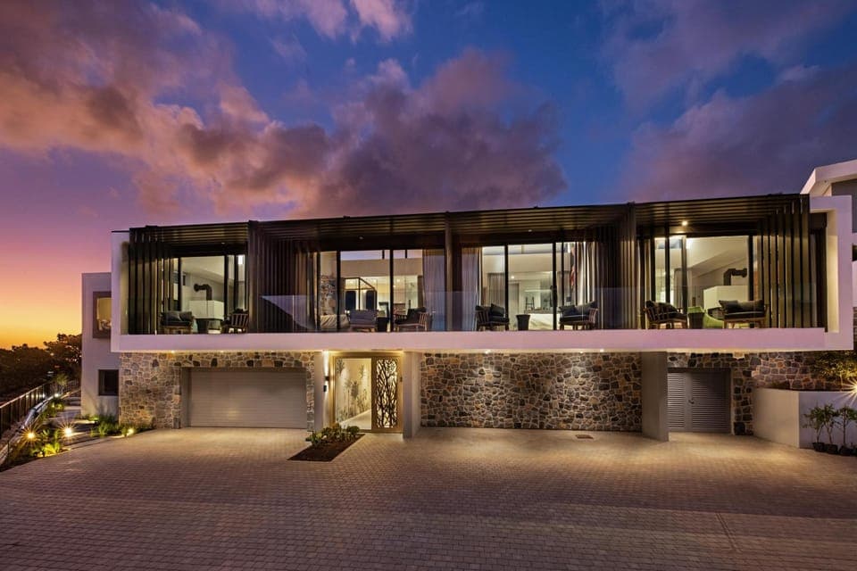 Property building, Facade/entrance, Balcony/Terrace