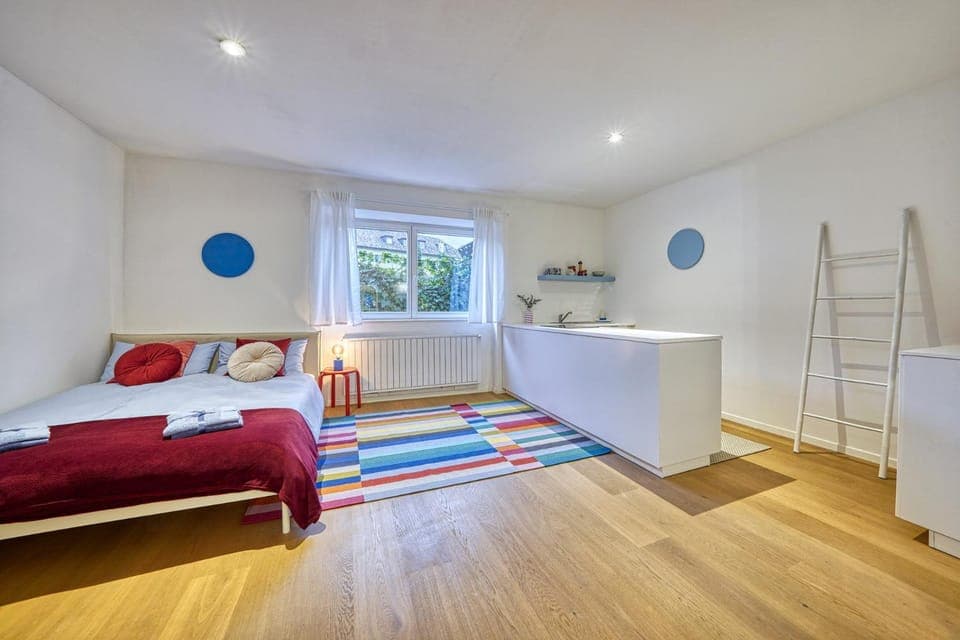 Bed, Photo of the whole room, Bedroom