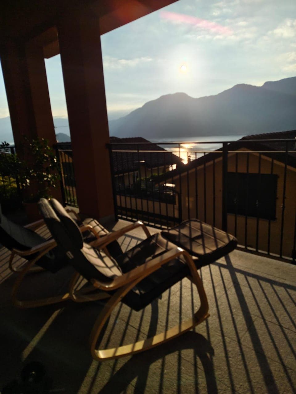 Natural landscape, Balcony/Terrace, Lake view, Mountain view