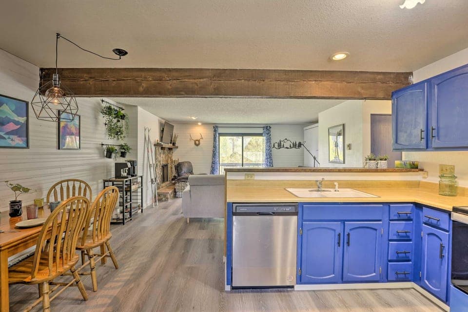Grand Lake Condo w/ Mountain Views: Walk to Lake! House in Grand Lake