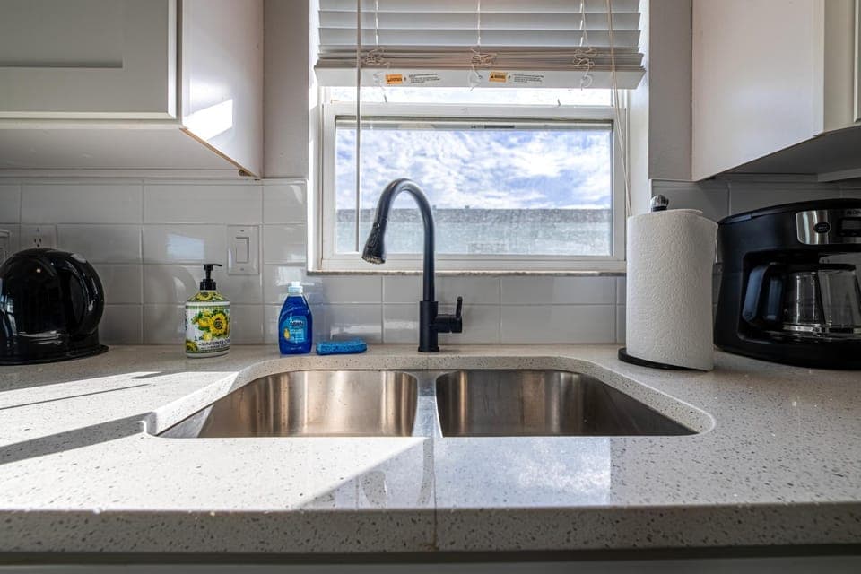2bd 2ba Sandy Beach E 3Mins to BeachPool Apartment in Indian Rocks Beach