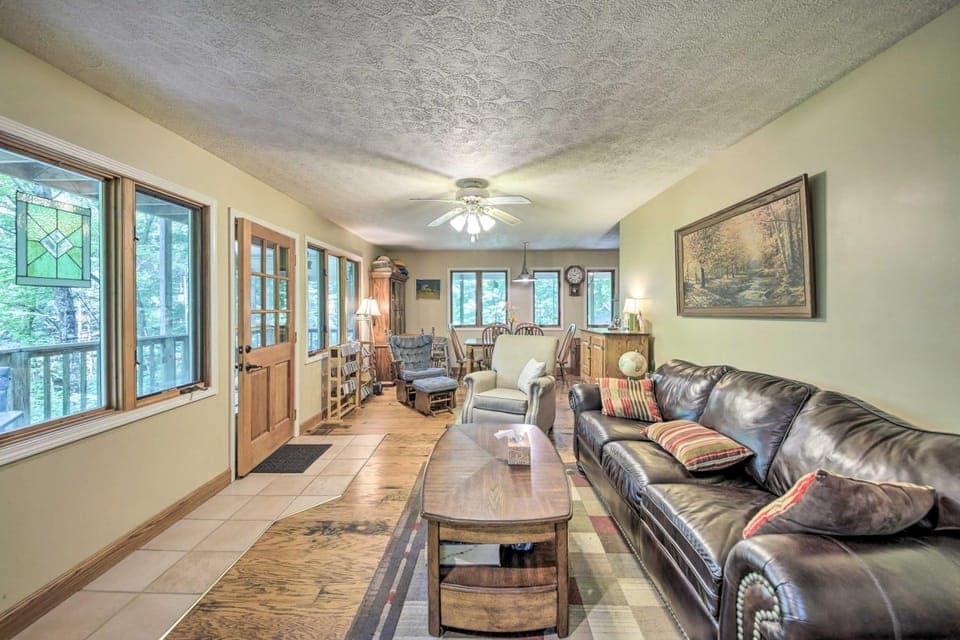Riverside Cabin w/ 3 Decks in North Vernon! Cabin in Indiana