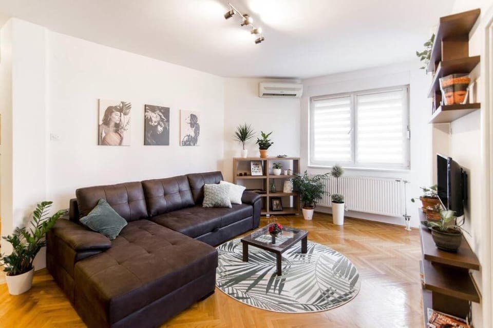 TV and multimedia, Living room, air conditioner