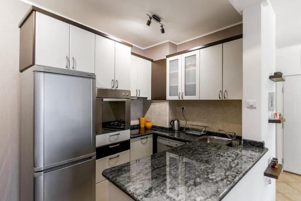 Kitchen or kitchenette, dishwasher, pet friendly, stove