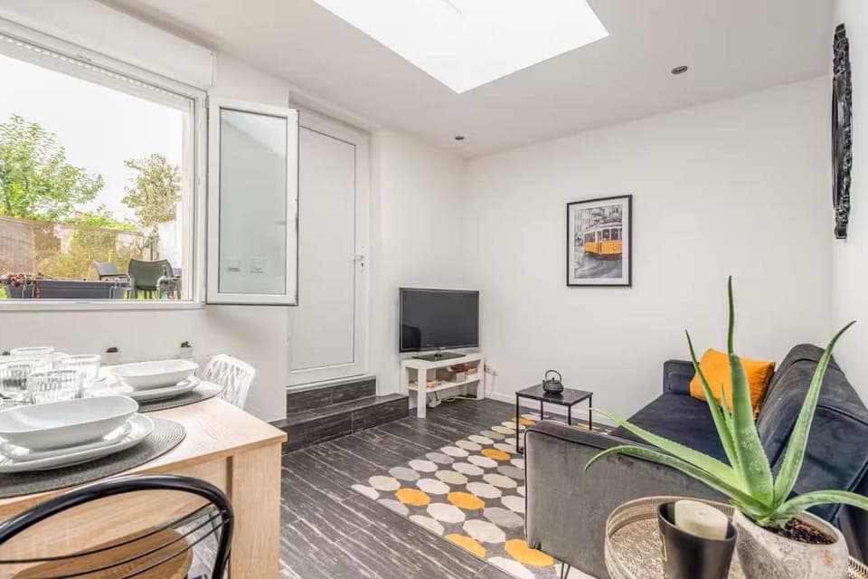 TV and multimedia, Living room, Seating area