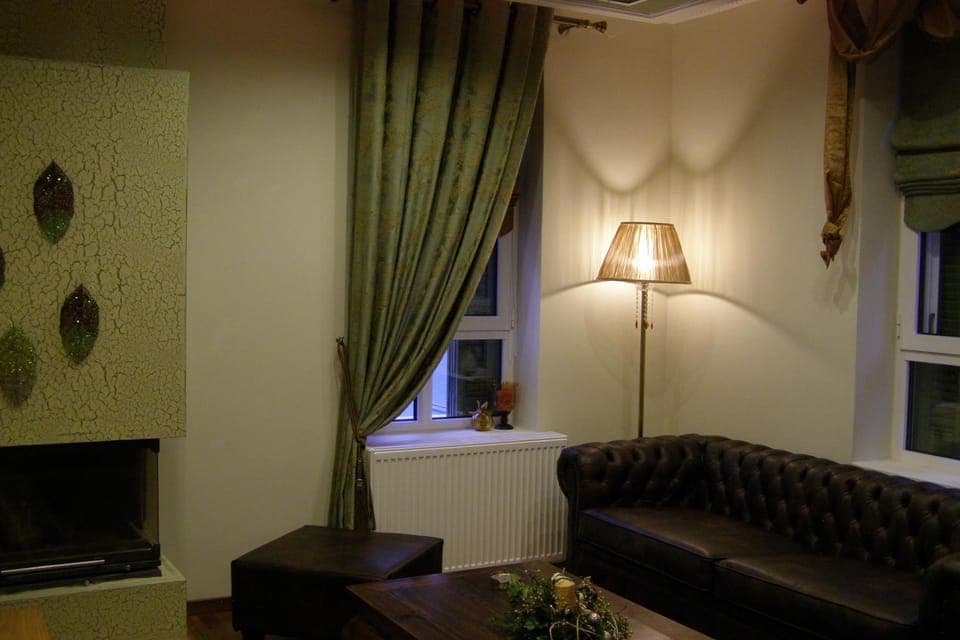 Communal lounge/ TV room, Living room