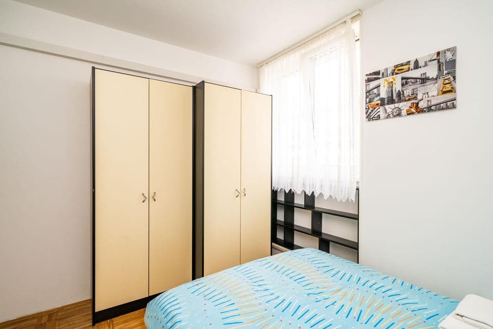 Bed, Photo of the whole room, Bedroom, wardrobe