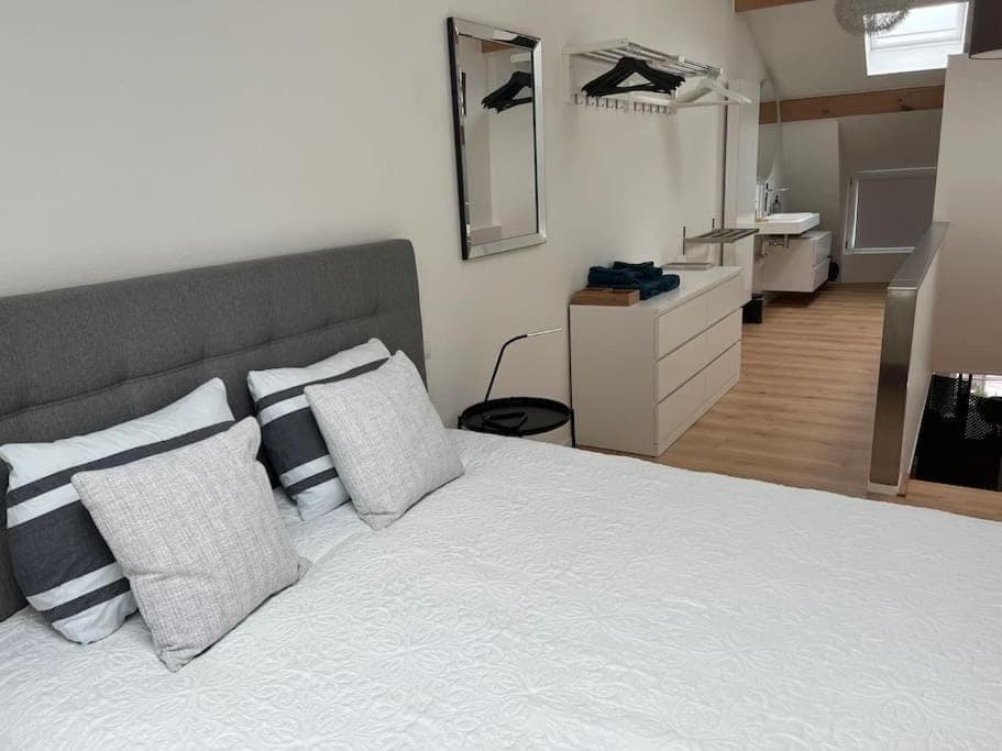 Bed, Bedroom, wardrobe