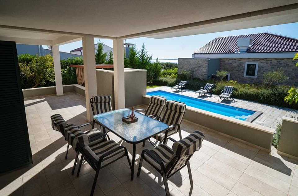 Balcony/Terrace, Balcony/Terrace, Pool view, Swimming pool