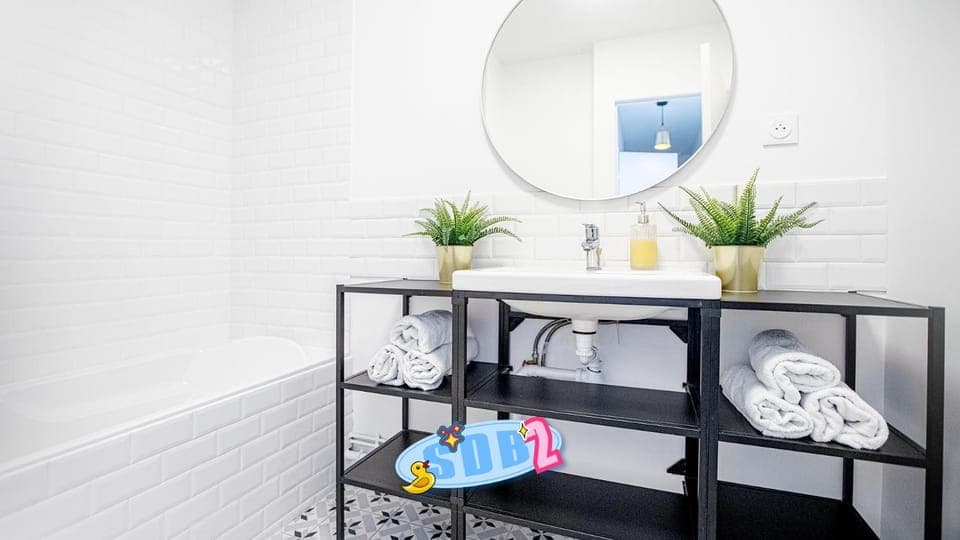 Bathroom, Bath, towels