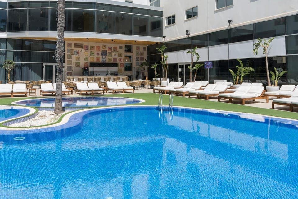 Balcony/Terrace, Swimming pool