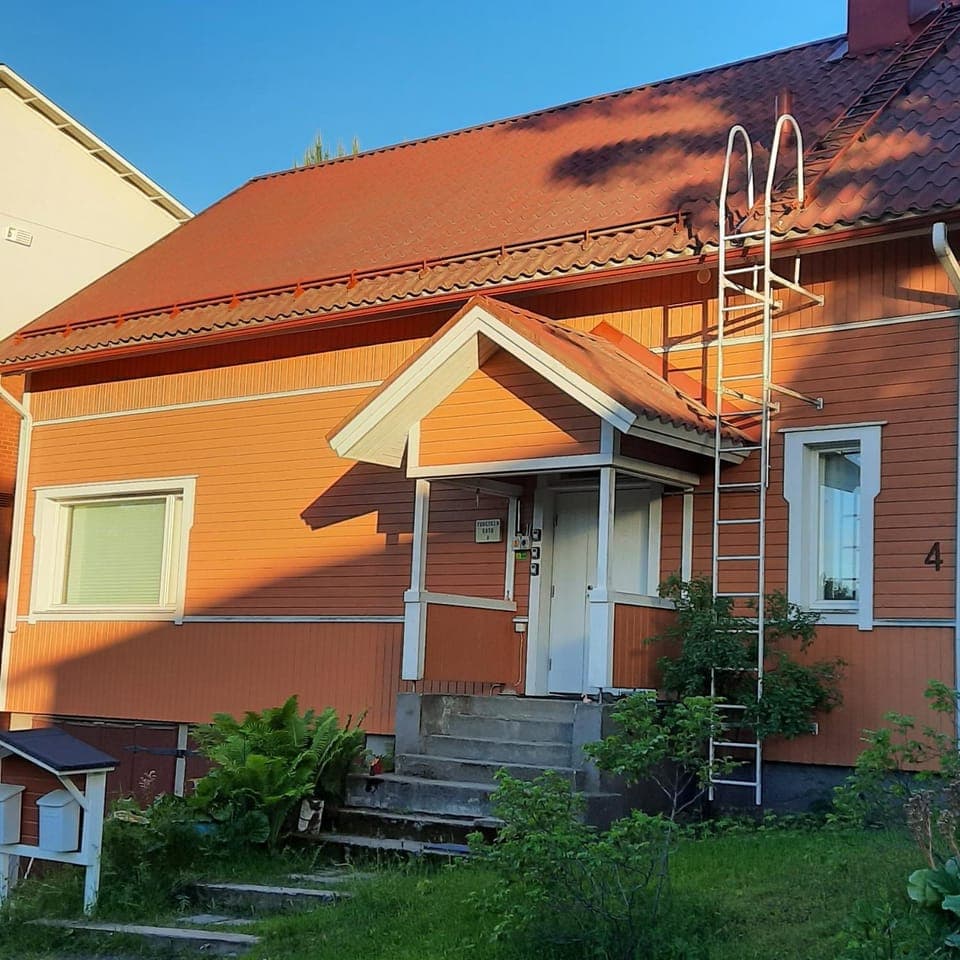 Property building, Day