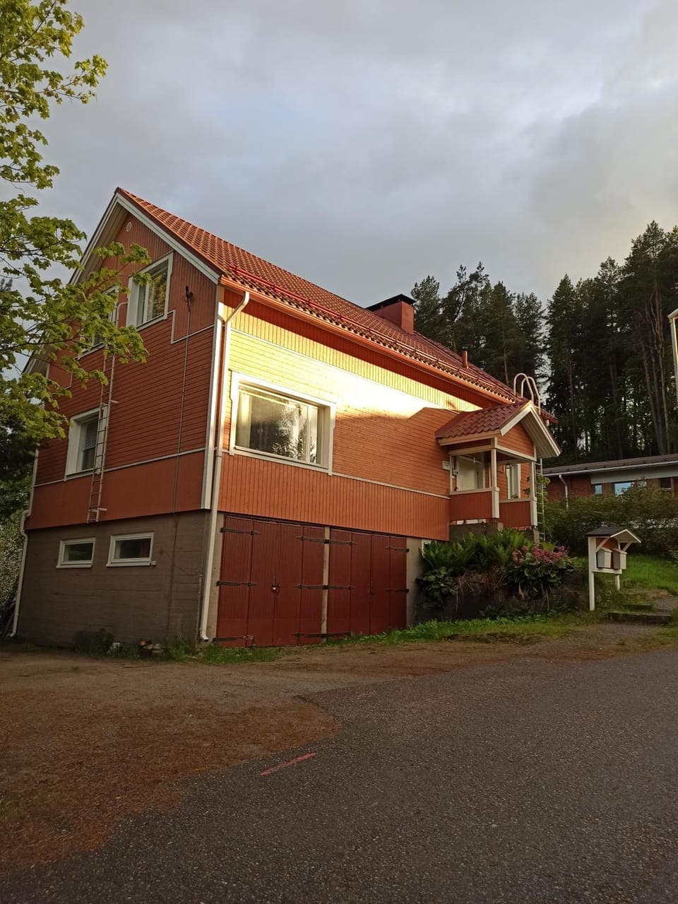 Property building, Day