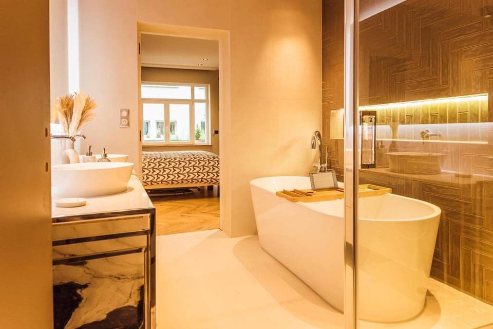 Bathroom, Bath, towels