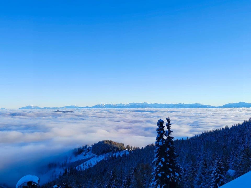 Nearby landmark, Day, Natural landscape, Winter, Mountain view