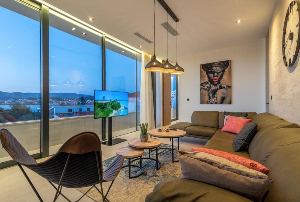 TV and multimedia, View (from property/room), Living room, Seating area, Dining area, Sea view