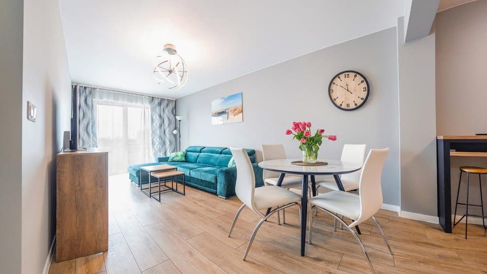 Living room, Seating area, Dining area