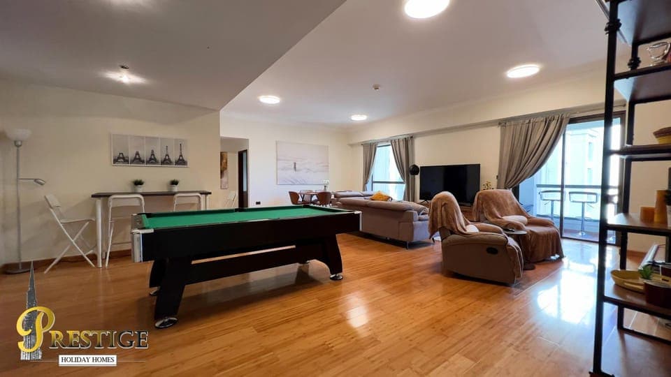 Billiard, Game Room, Living room, Seating area