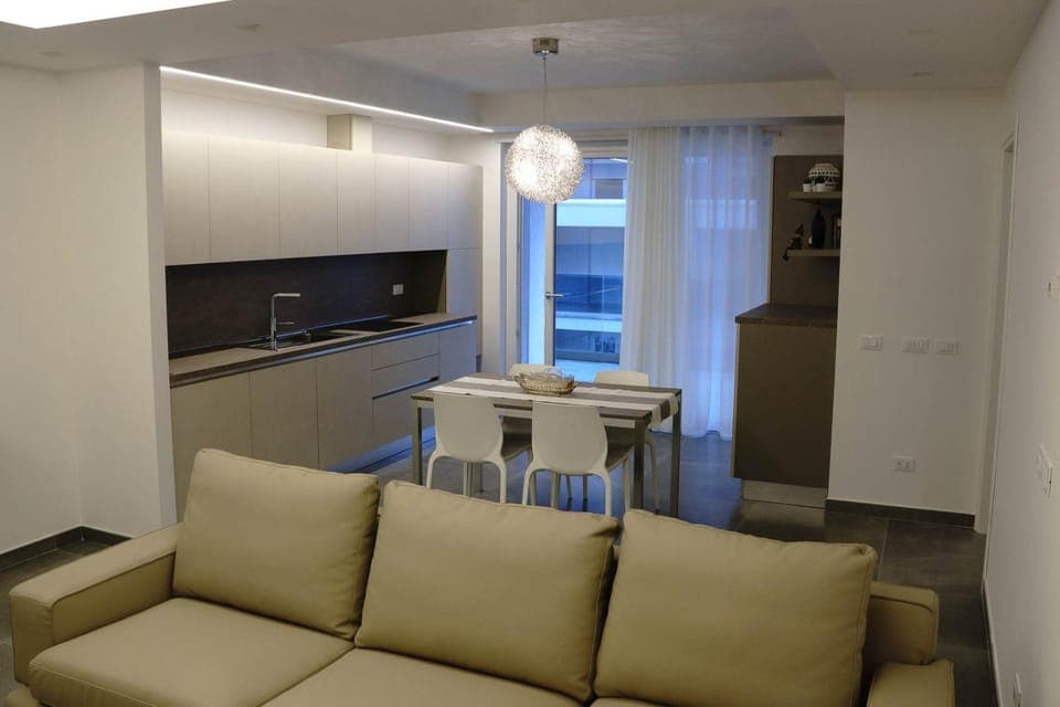 TV and multimedia, Kitchen or kitchenette, Living room, Lounge or bar, Seating area, Dining area