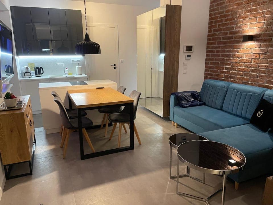 Kitchen or kitchenette, Living room, Seating area, Dining area