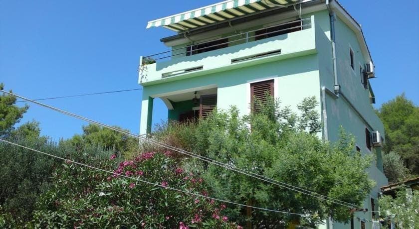 Property building, Facade/entrance, Off site
