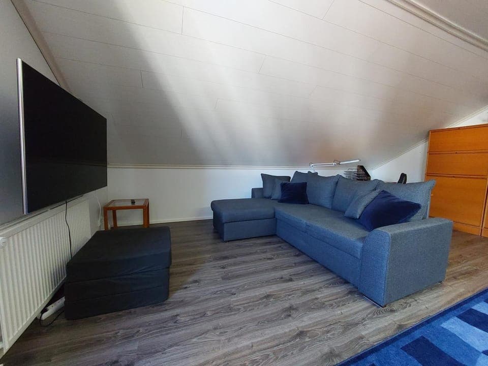 TV and multimedia, Seating area