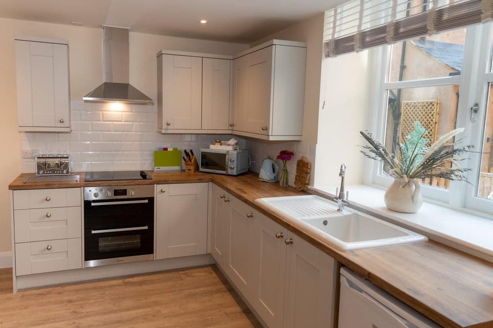 Kitchen or kitchenette, dishwasher, minibar, pet friendly, stove, kitchen