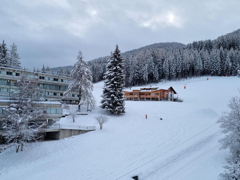 Skiing, Mountain view